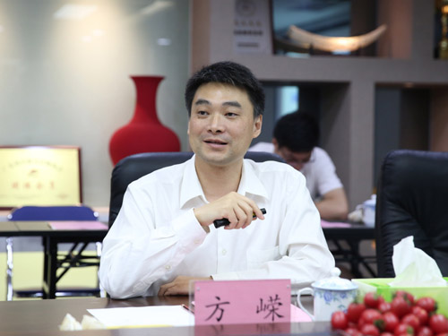 方嵘介绍正中珠江党建工作