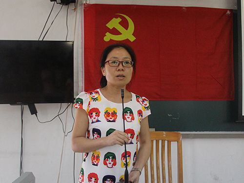 沈长霞讲解培训班事项