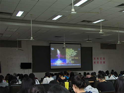 观看优秀学子宣传视频