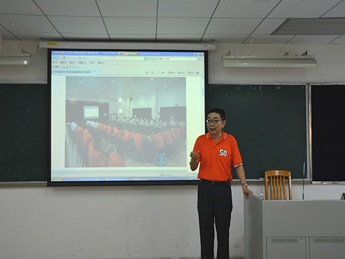 孙家和结合专业讲授思想政治理论课